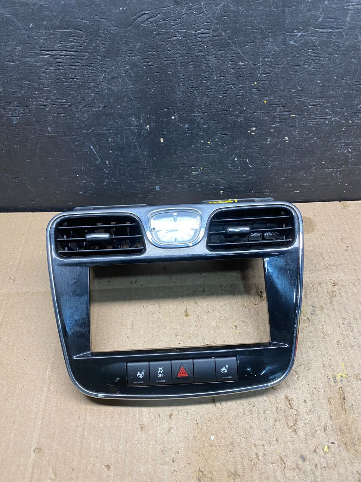 2011-2014 Chrysler 200 Dash Radio Bezel Trim Clock Hazard Bezel M8361 DG0