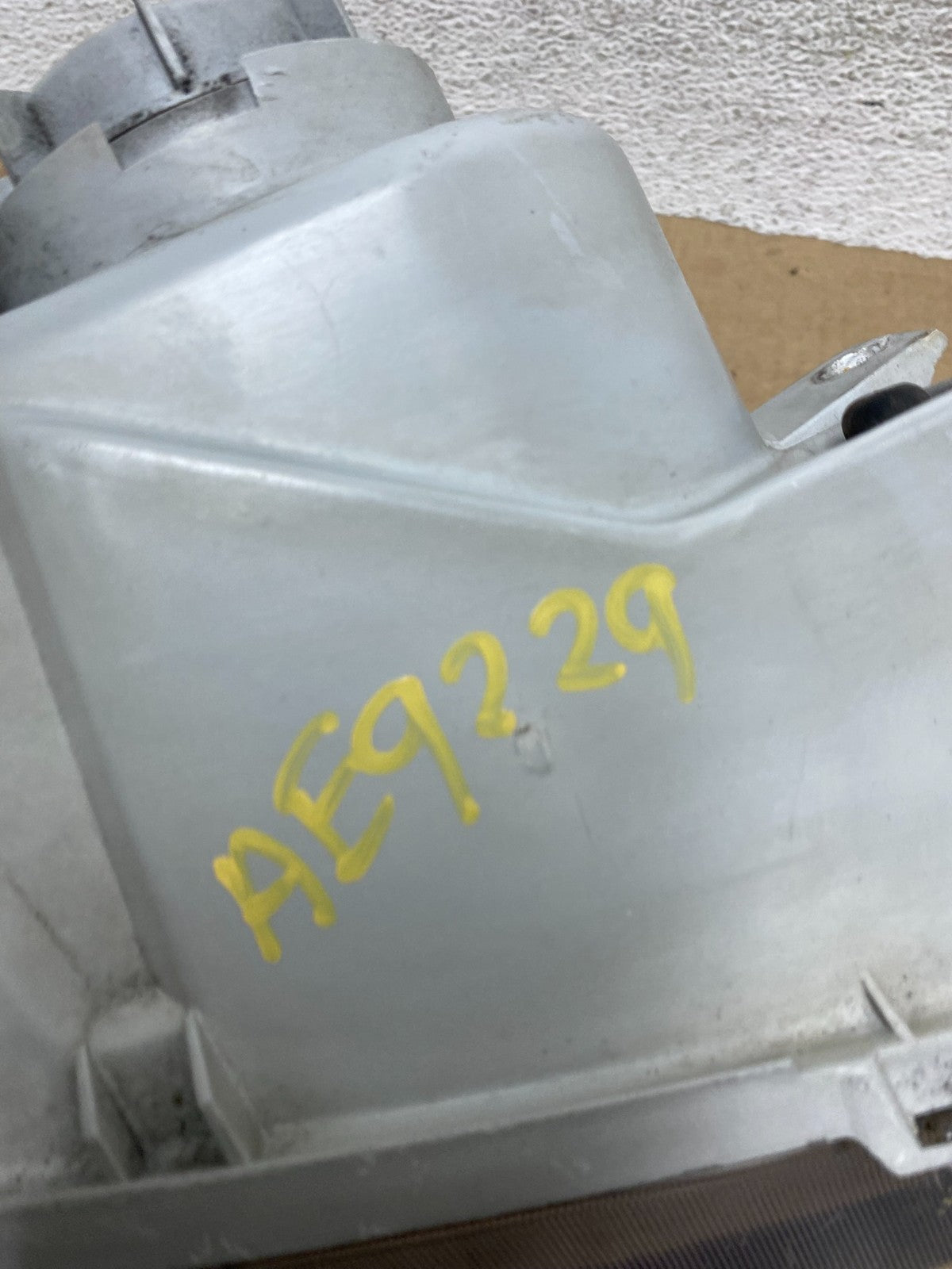 2001 2002 2003 Hyundai XG350 XG Left Driver LH Headlight Halogen AE9229 DW8