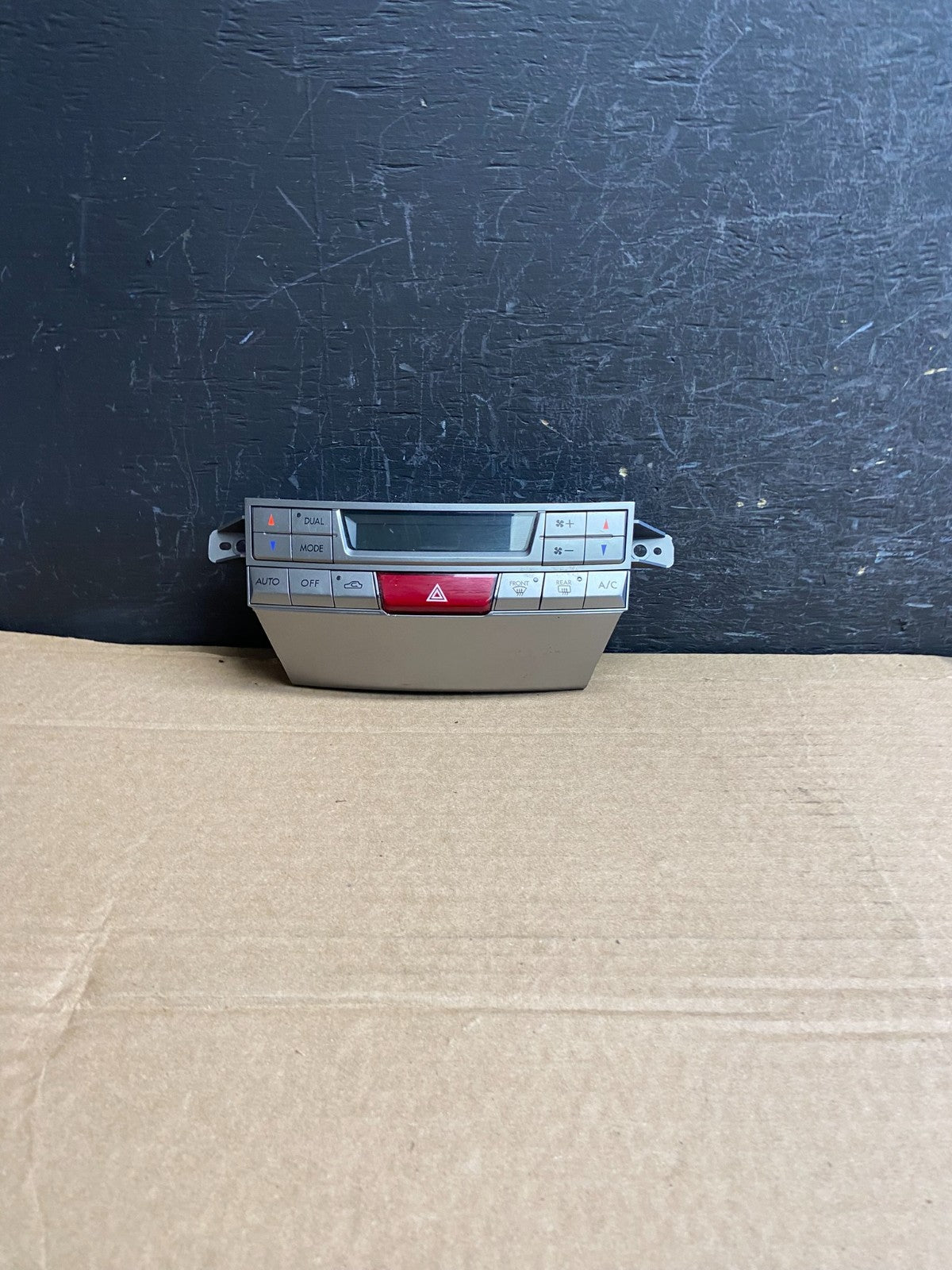 2010 - 2014 Subaru Outback Legacy A/C Heater Climate Control Unit AF2403 DG0