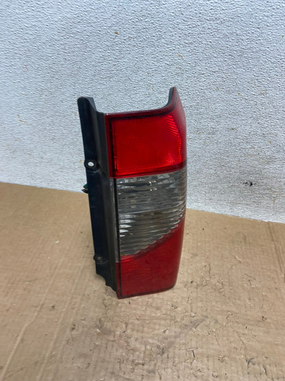 2002 2003 2004 Nissan Xterra Right Passenger RH Side Tail Light AI5525 LK2