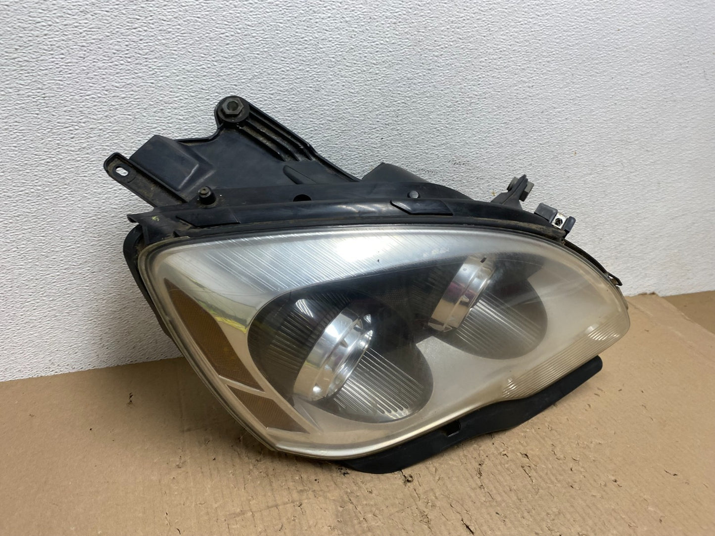 2007-2012 Gmc Acadia Halogen Headlight Right Passenger Side AE8895 DW2