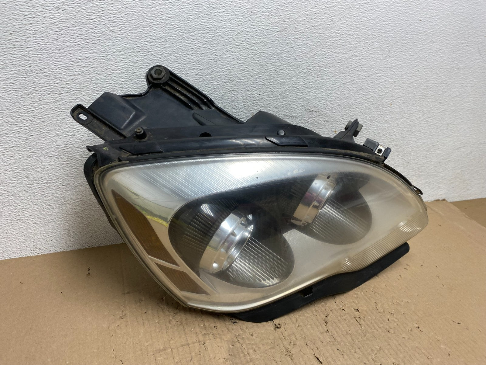 2007-2012 Gmc Acadia Halogen Headlight Right Passenger Side AE8895 DW2
