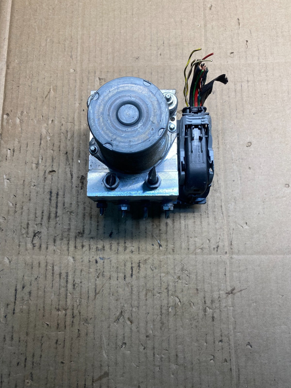 2010 - 2013 Land Rover LR4 ABS Anti Lock Brake Pump Module OEM AB2714 DG1