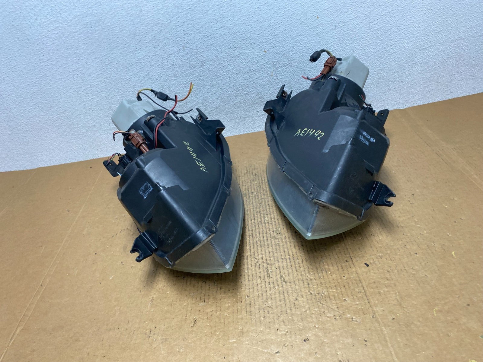 2005 to 2006 Nissan Altima Left+Right Set Halogen Headlights AE1442 DW8