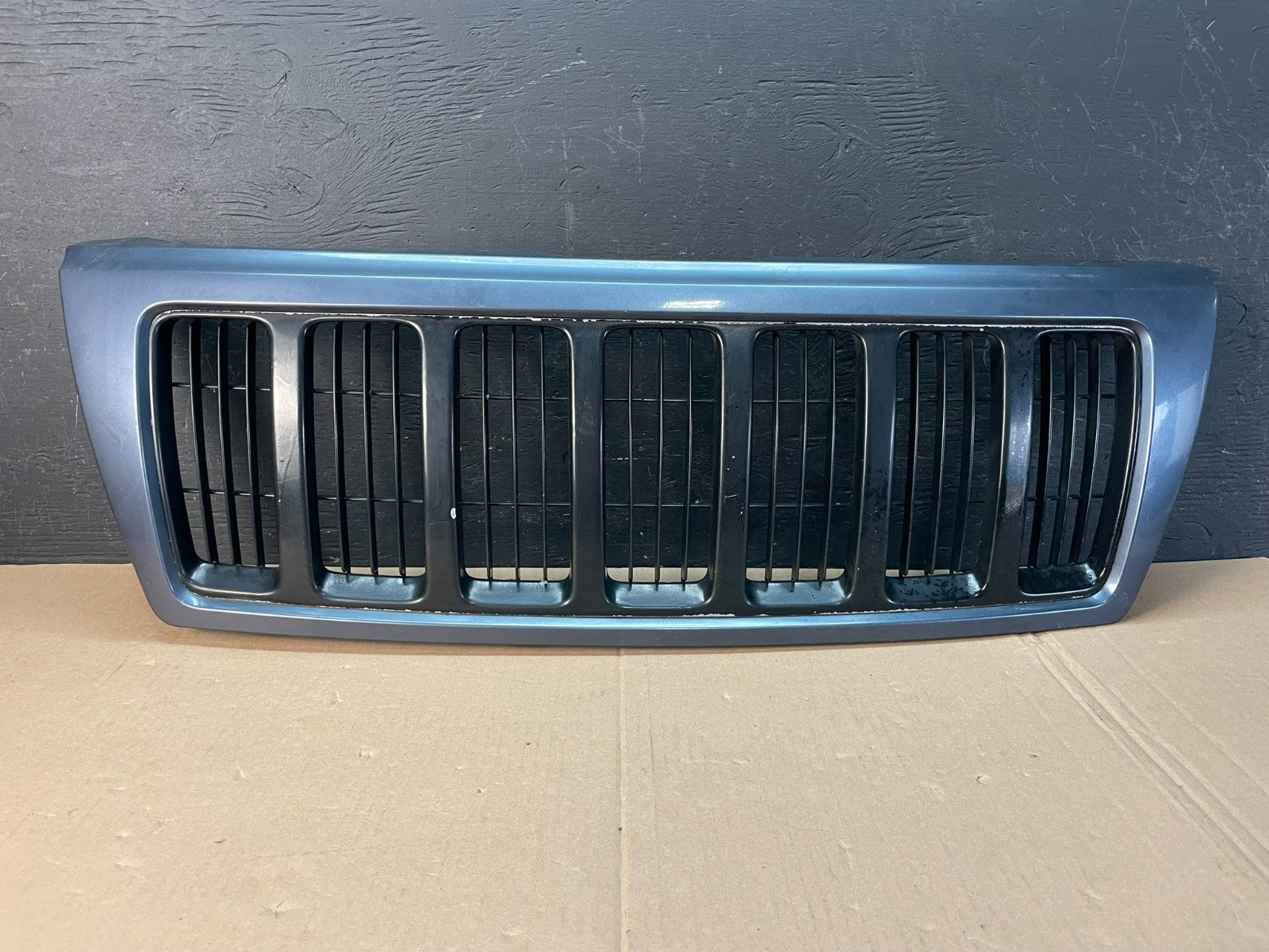 1999 to 2003 Jeep Grand Cherokee Front Upper Grill Grille ad8378 DG0