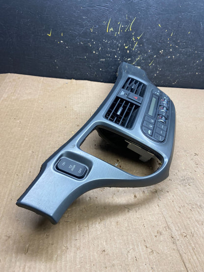 2005 to 2010 Honda Odyssey  Radio Climate Control Dash Trim Bezel Z4261 DG1
