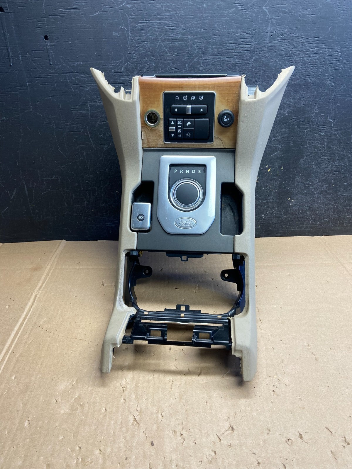 2010-2013 Land Rover Lr4 Center Console Audio Control Switch Shifter Trim AI63710