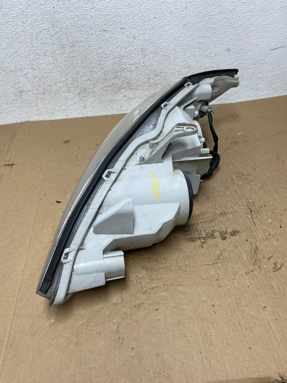 2002 to 2004 Toyota Camry Halogen Headlight Right Passenger Rh AD7803 DW6
