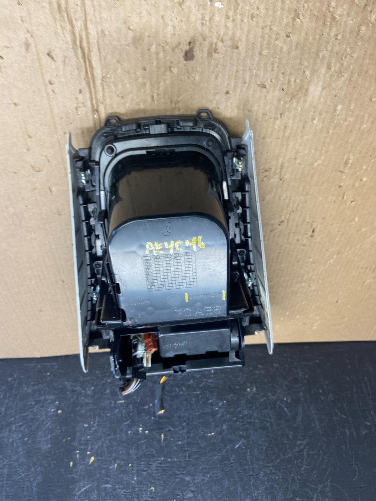 2014-2019 Mercedes CLA250 A/C Heater Climate Control Module Cup Holder AE4046 DG8