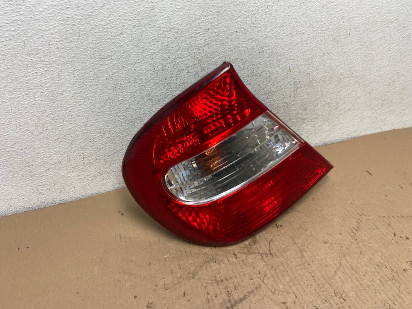 2002 2003 2004 Toyota Camry Left Driver LH Side Tail Light AF3304 LK2