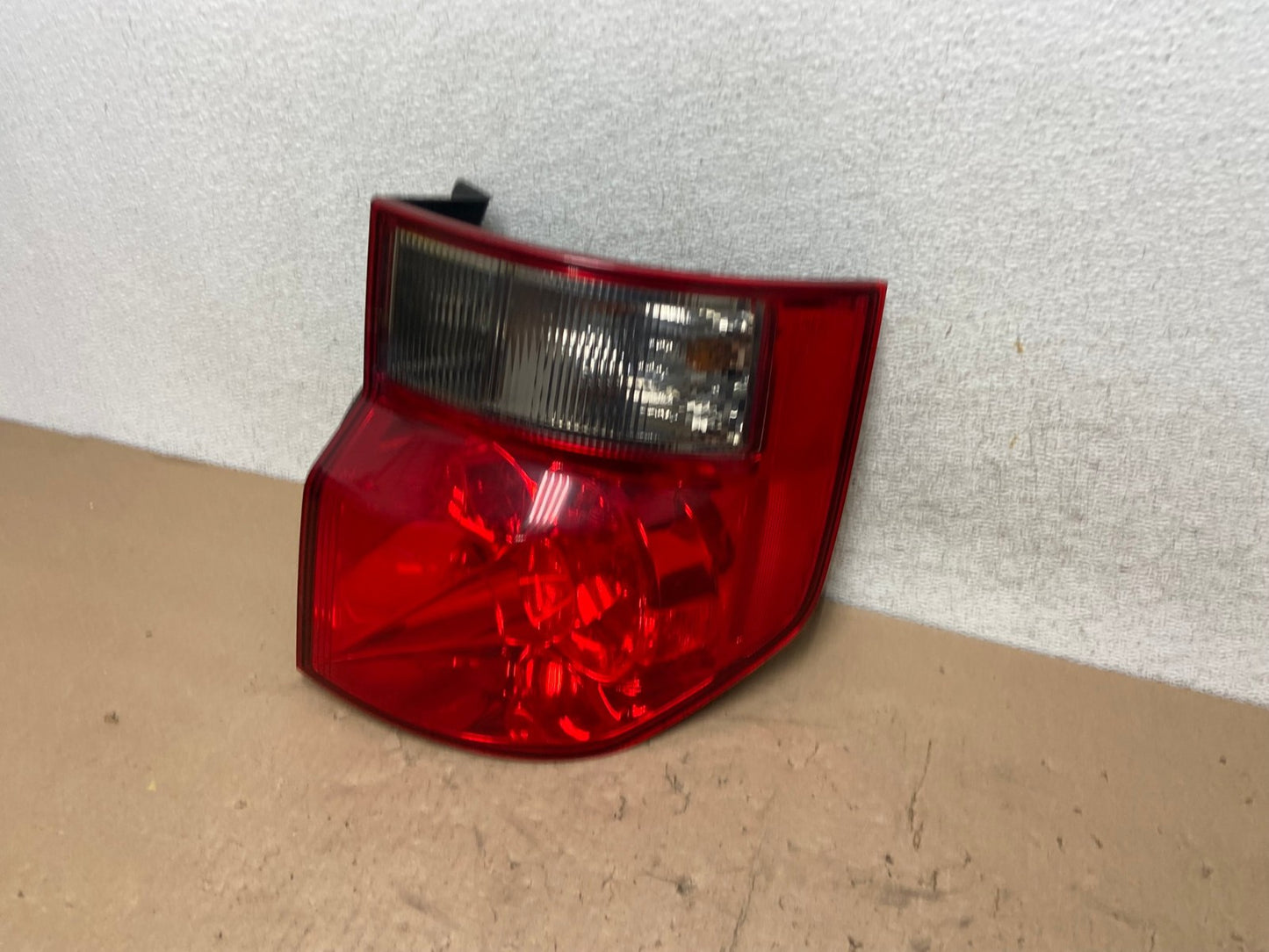 2003 to 2008 Honda Element Right Passenger Rh Side Tail Light AG5576 LK1