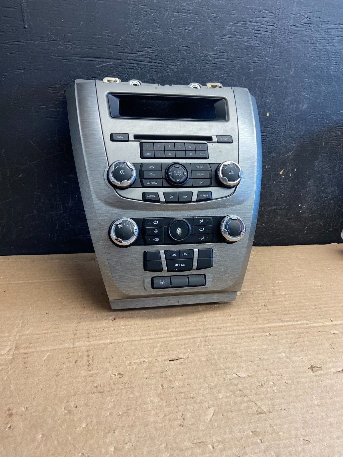 2010 to 2012 Ford Fusion Radio Climate Control A/C Control AF2565 DG0