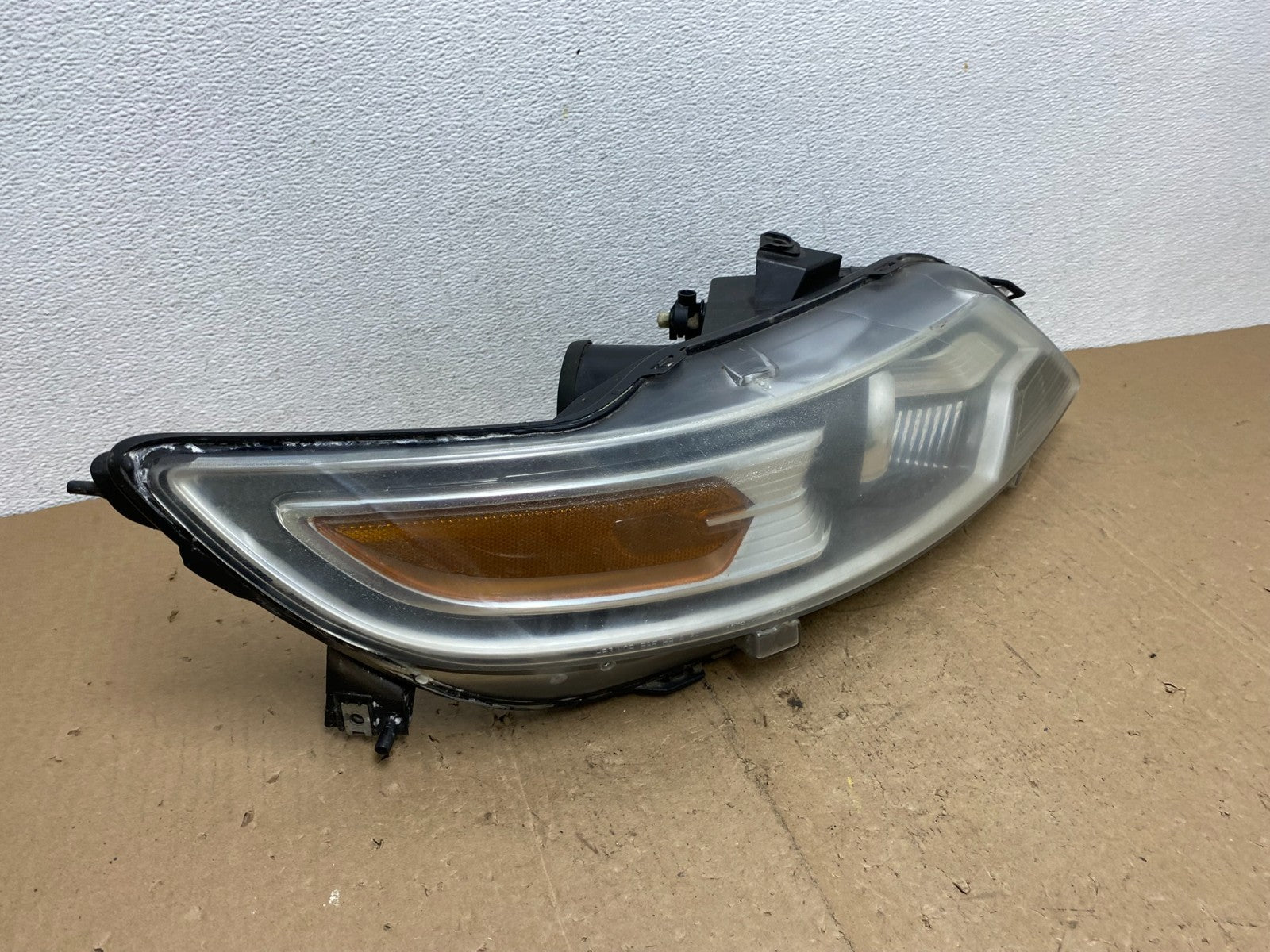 2010 2011 2012 Ford Taurus Right Passenger RH Halogen Headlight AC7244 DW2