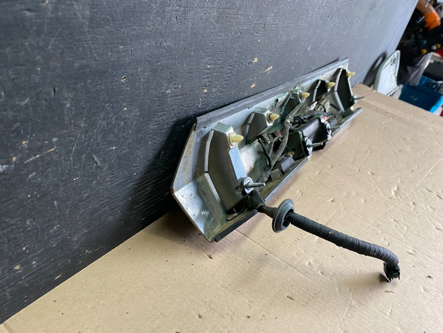 2011-2015 GMC Terrain Tailgate Liftgate Chrome Finish Molding Camera  P3986 DG8