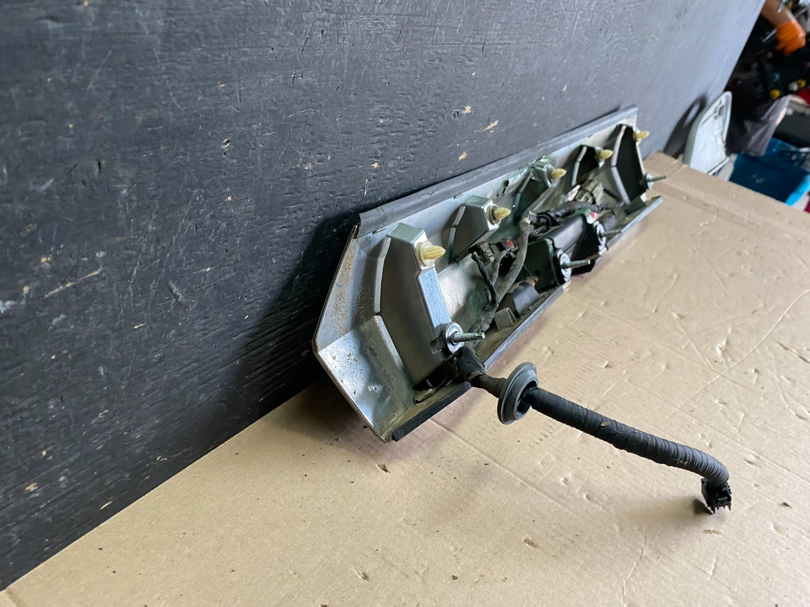 2011-2015 GMC Terrain Tailgate Liftgate Chrome Finish Molding Camera  P3986 DG8
