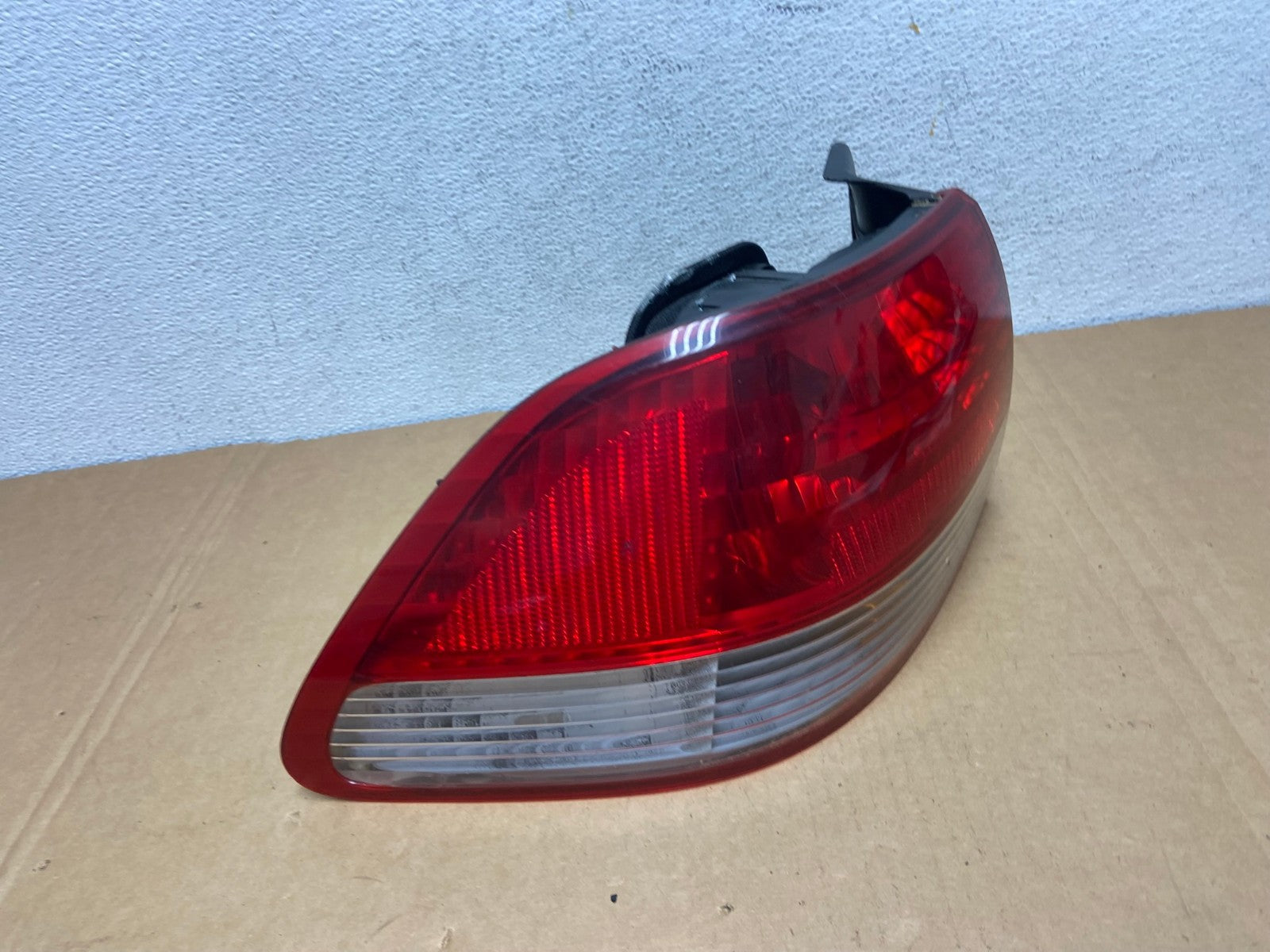 2001 to 2002 Honda Accord Sedan 4door Left Driver LH Tail Light AD2579 LK2