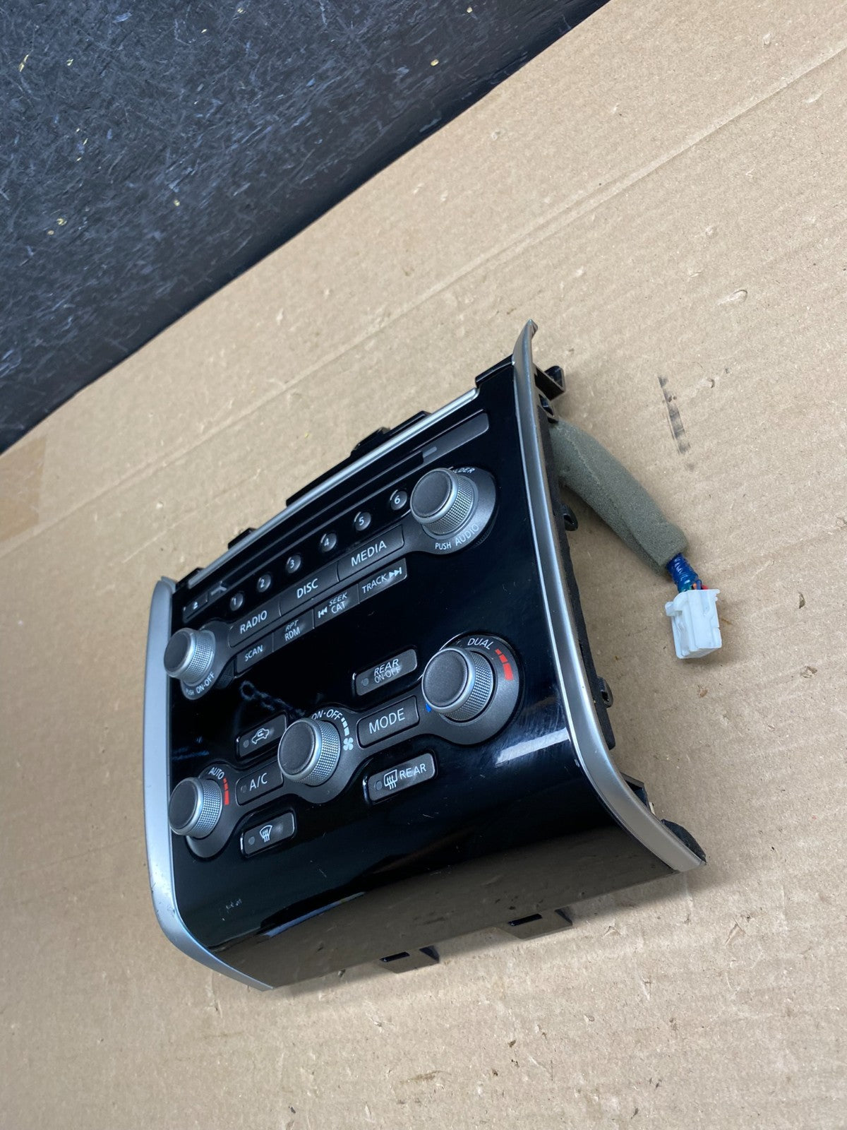2013 to 2016 Nissan Pathfinder Radio Temperature Climate Control AG5227 DG2