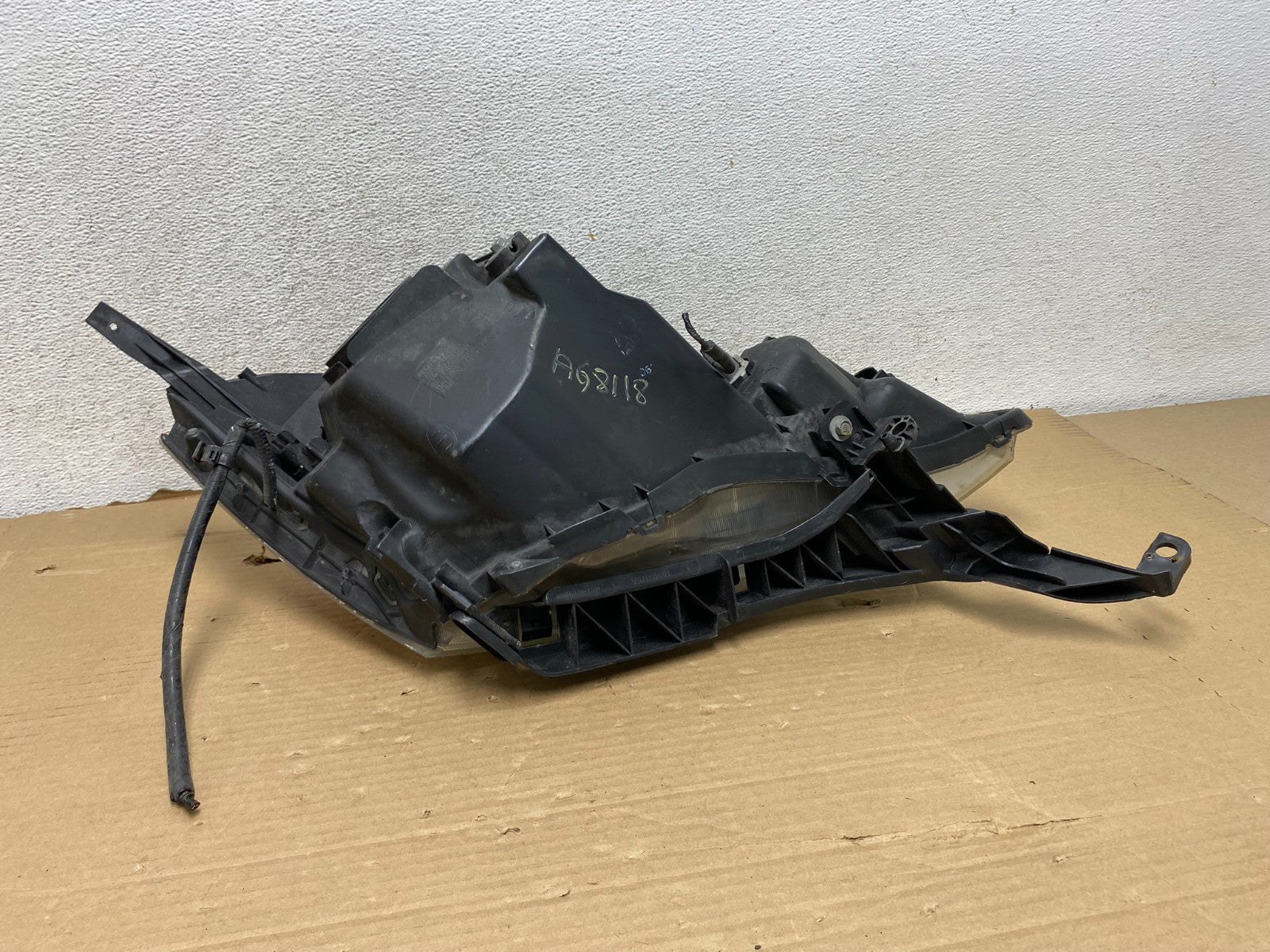 2007 to 2011 Honda CR-V Crv Left Driver LH Side Headlight Halogen AG8118 DW9