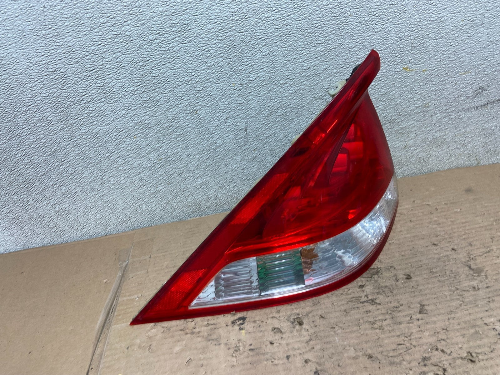 2010-2011 Honda Insight Left Driver LH Side Tail Light OEM AA9787 DG2