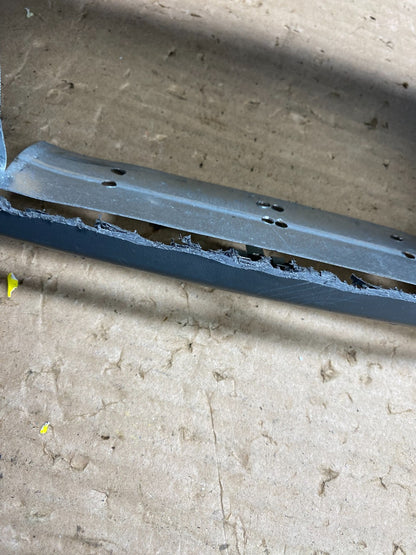 2005 - 2007 Jeep Grand Cherokee Center Dash Radio Bezel Trim AG8456 DG1