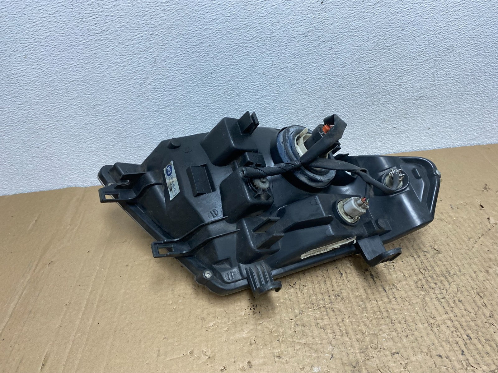 2008 to 2012 Nissan Pathfinder Halogen Headlight Left Driver Lh AC4166 DW4