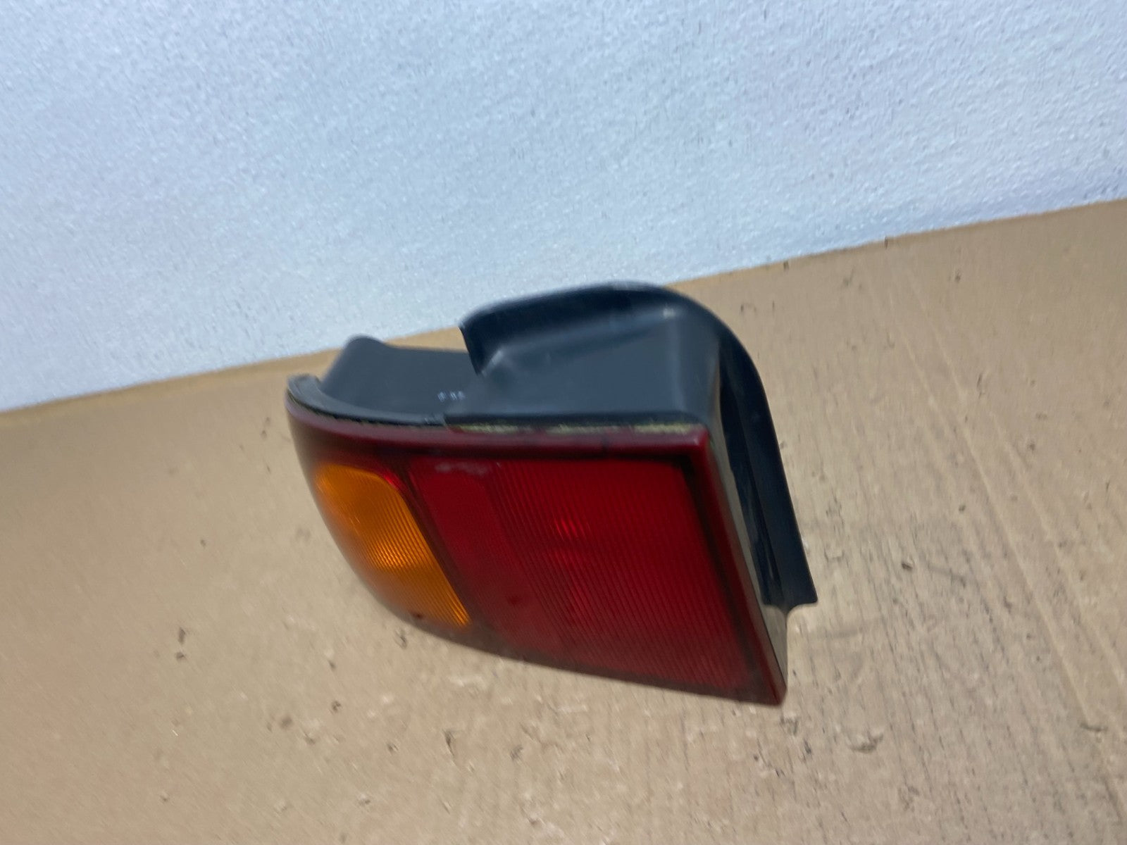 1995 to 1996 Hyundai Sonata Left Driver LH Side Tail light AB6628 DG1