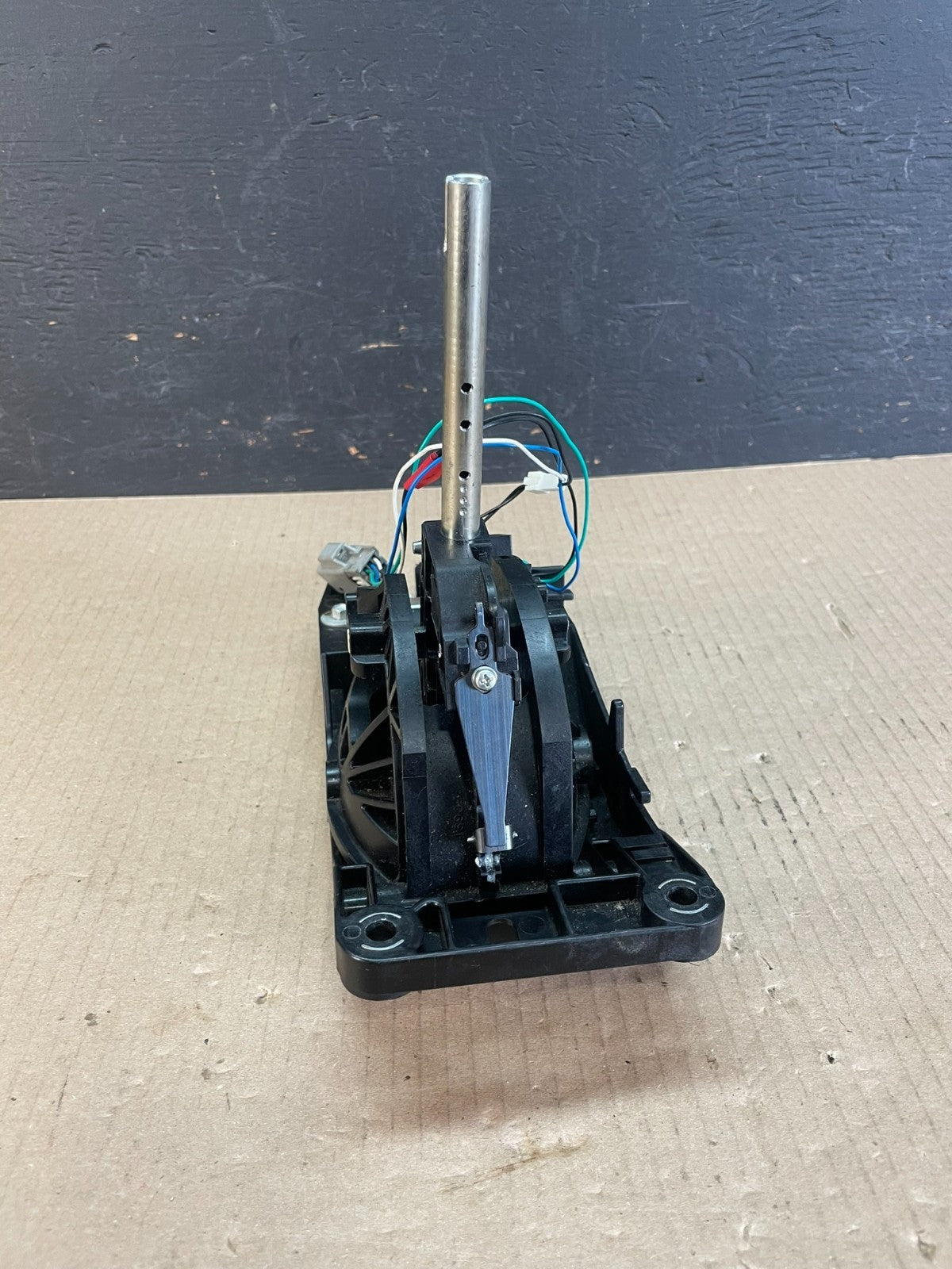2011 to 2014 Ford Explorer Auto Transmission Floor Gear Shifter ae3458 DG3