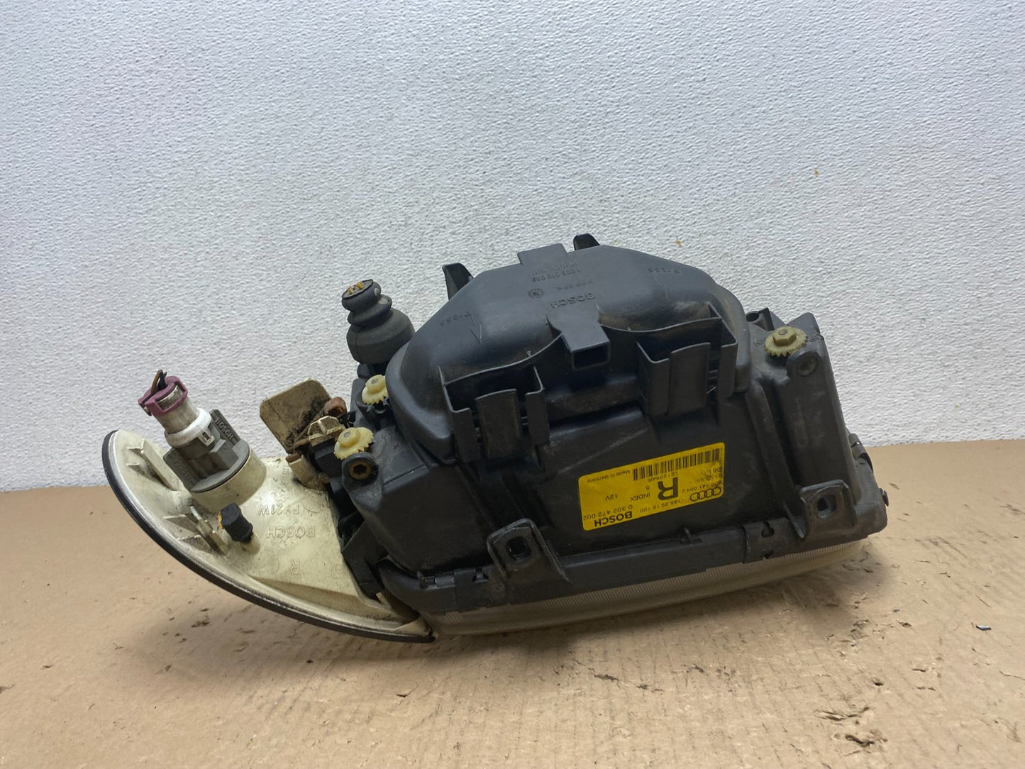 Halogen 1996 to 1999 Audi A4 Right Passenger RH Side Headlight AF4244 DW3