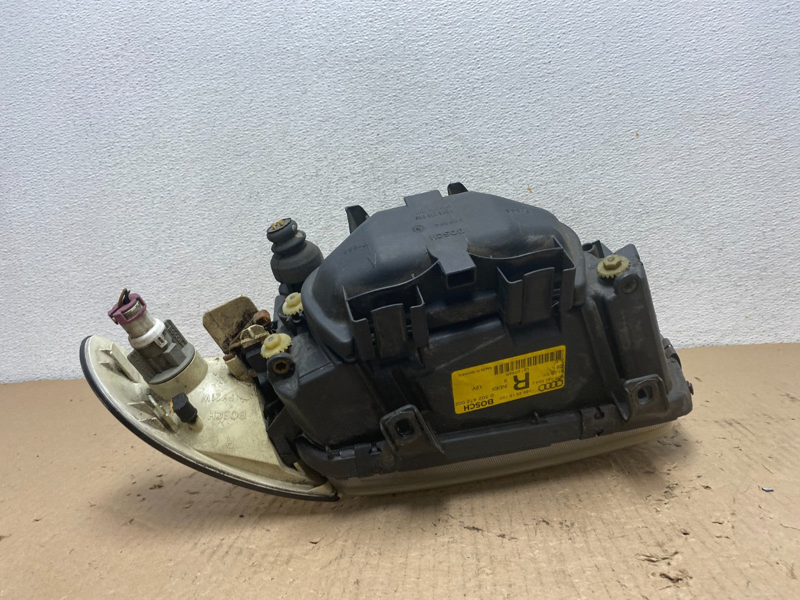 Halogen 1996 to 1999 Audi A4 Right Passenger RH Side Headlight AF4244 DW3