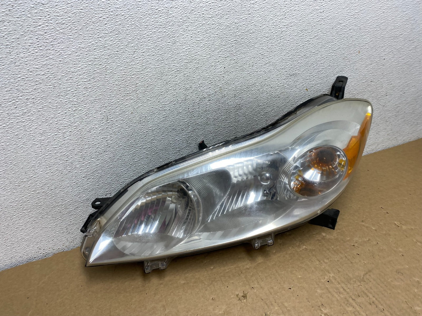 2009 to 2014 Toyota Matrix Left Driver LH Side Halogen Headlight AF7366 DW2