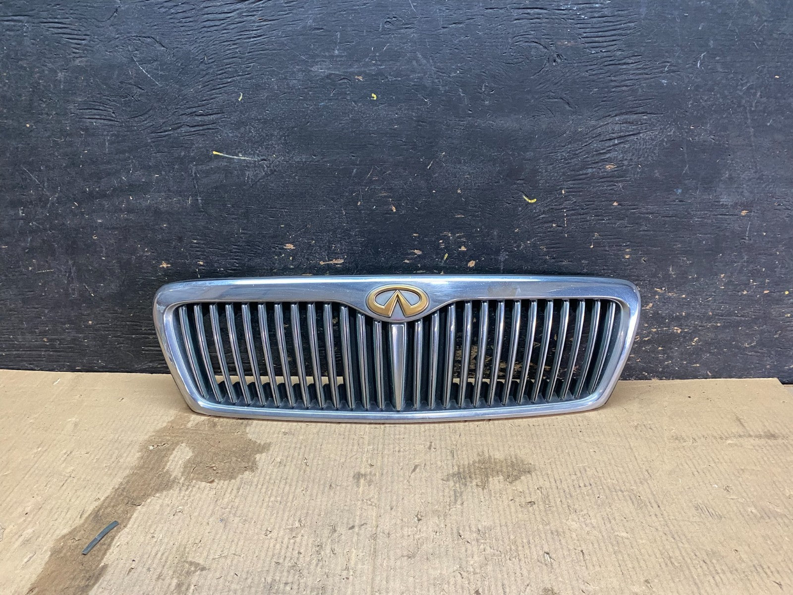 1993 to 1996 Infiniti Q45 Front Grille Grill X3222 DG0
