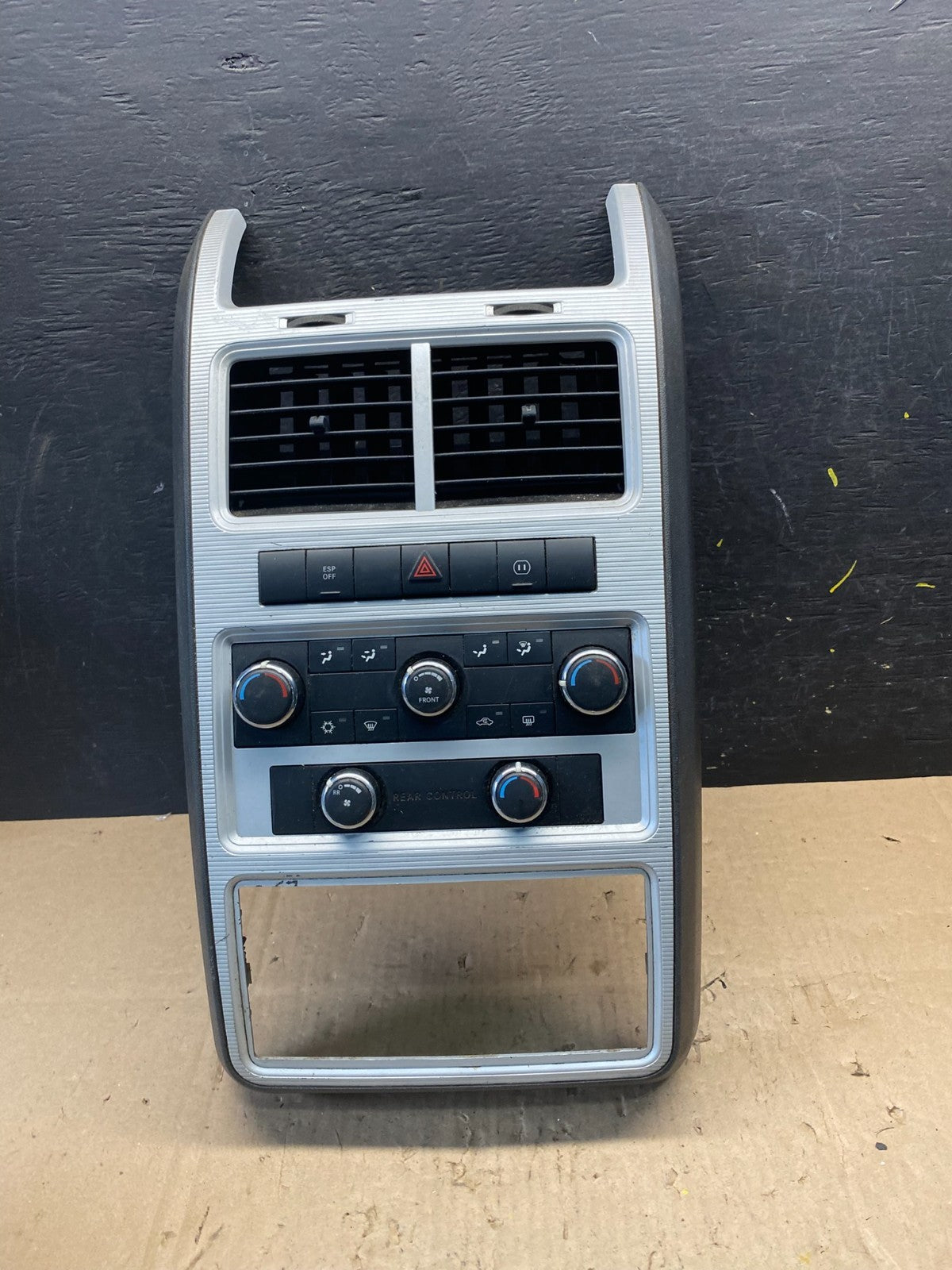 2009 2010 Dodge Journey Center Dash A/C AC Climate Control Bezel Trim R8972 DG0
