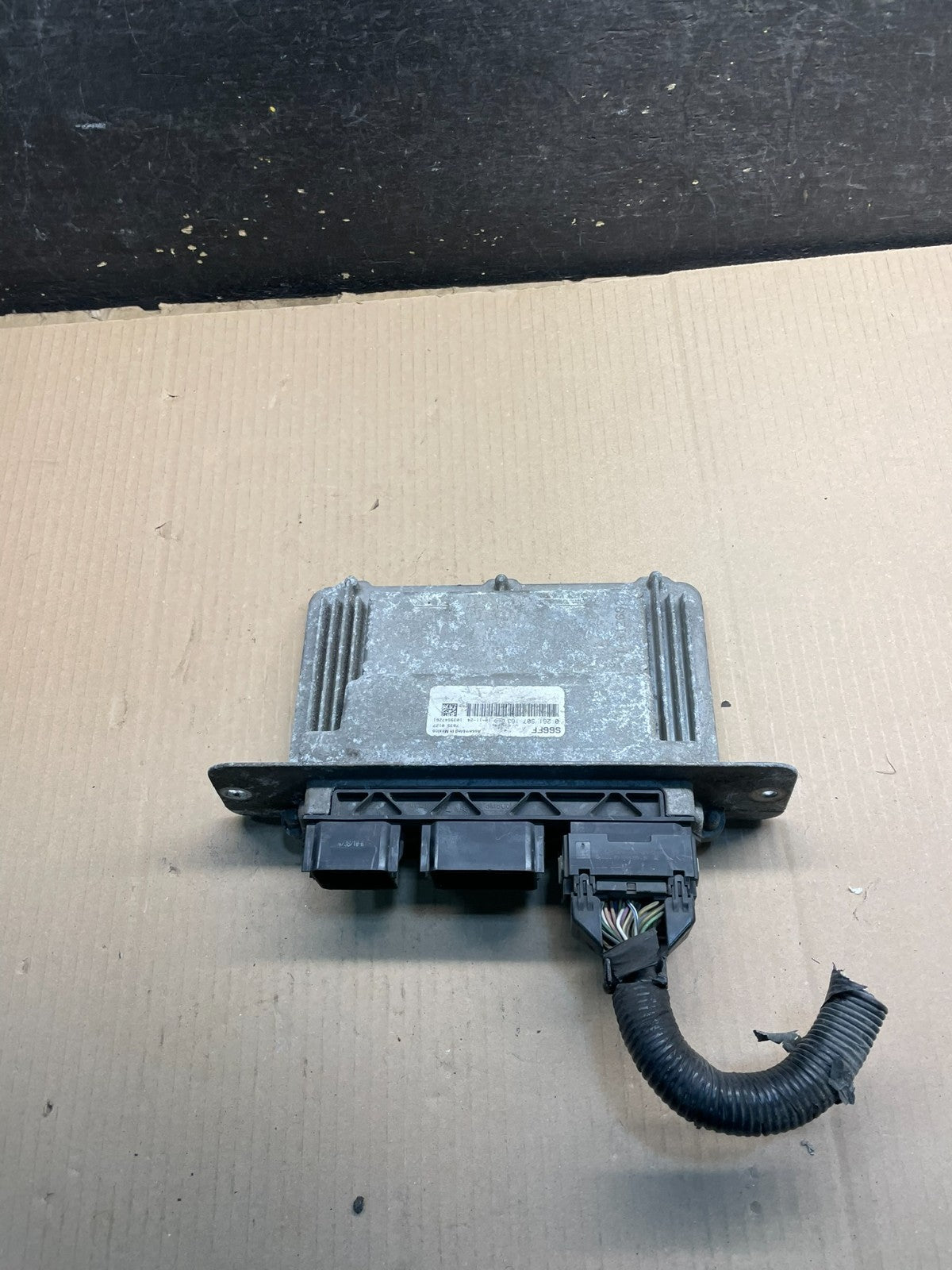 2011 2012 Ford Van E150 E250 5.4L Engine Control Module Unit ECU X0642 DG2
