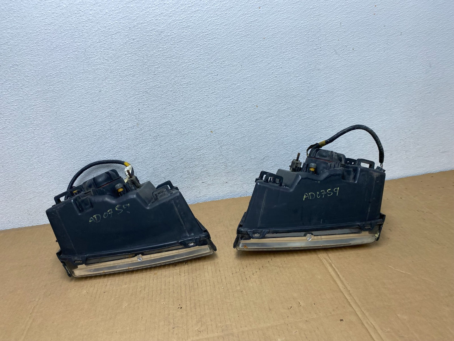 2002-2005 Mercury Mountaineer Left+Right Side Halogen Headlights AD0759 DW9