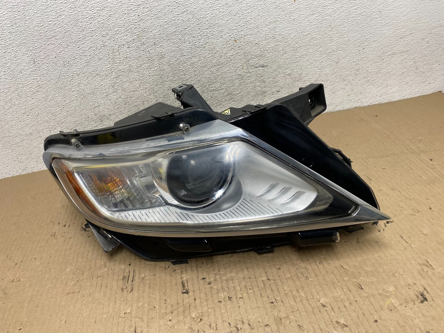 Xenon 2011 to 2015 Lincoln MKX Headlight Right Passenger RH Side AF5994 DW0