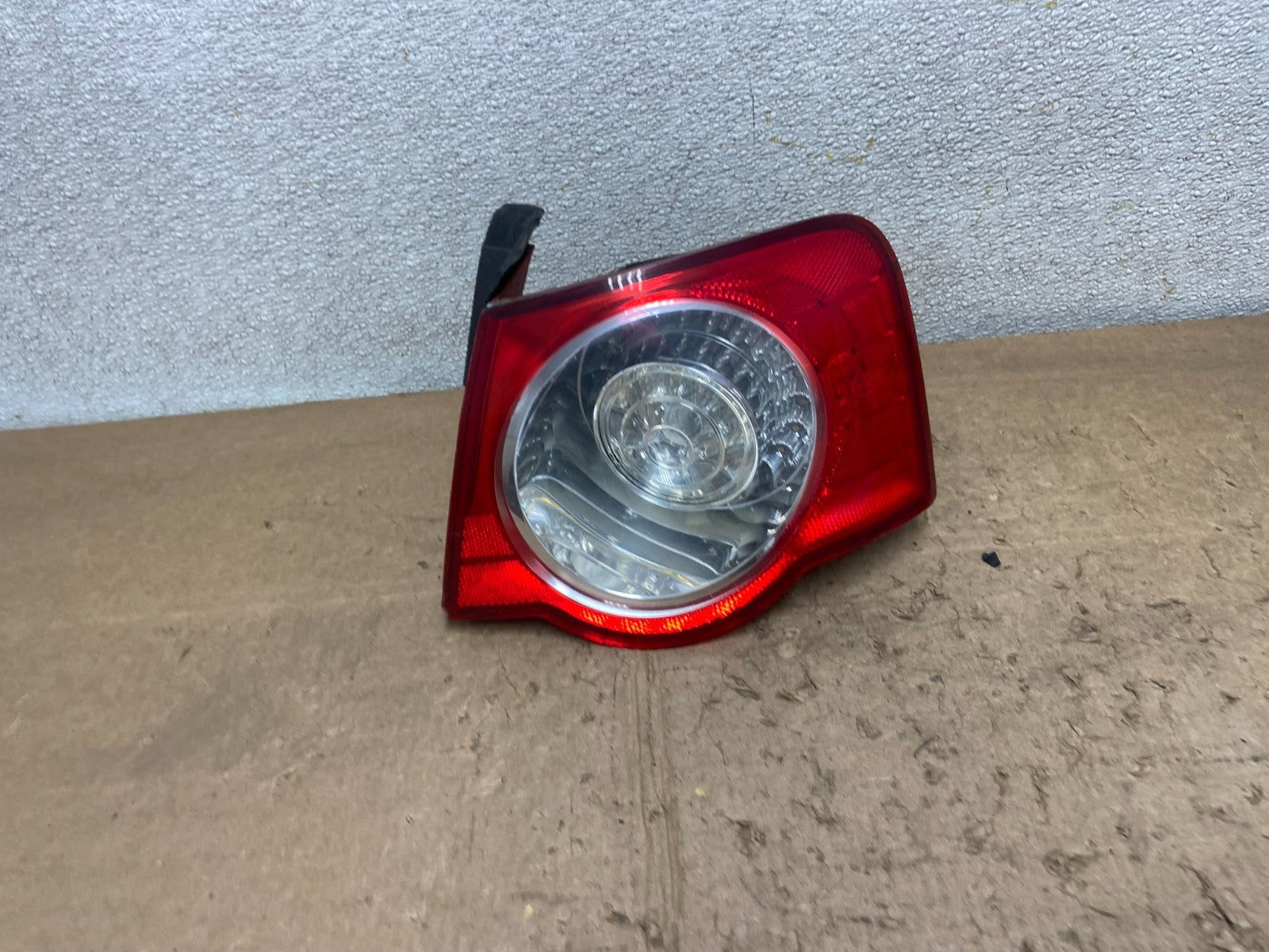 2006 to 2010 Volkswagen Passat Sedan Right Passenger Tail Light OEM Y8265 DW0