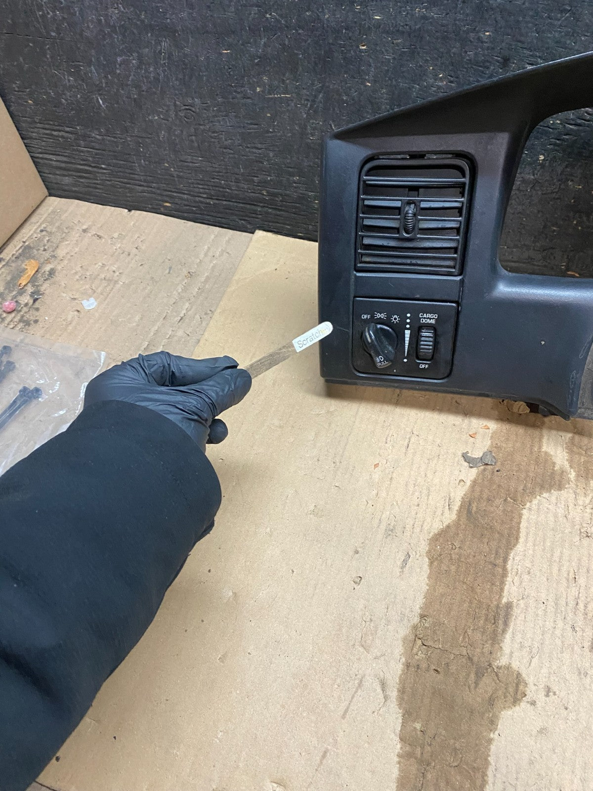 2001 2004 Dodge Dakota Speedometer Climate  Control Radio Panel Bezel X3170 DG3