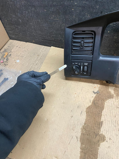 2001 2004 Dodge Dakota Speedometer Climate  Control Radio Panel Bezel X3170 DG3