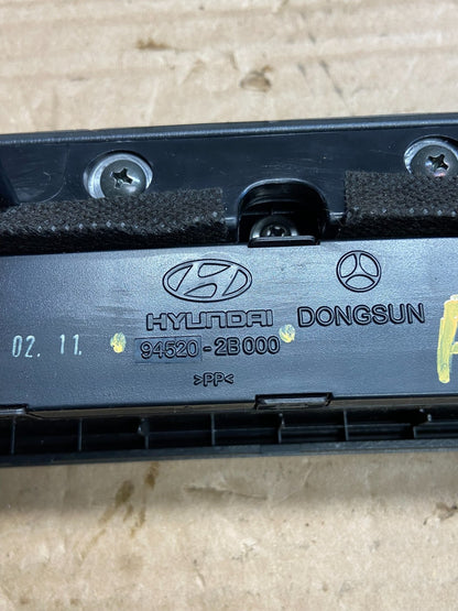 2007 to 2009 Hyundai Santa Fe Center Dashboard Radio Bezel Trim AF2053 DW5