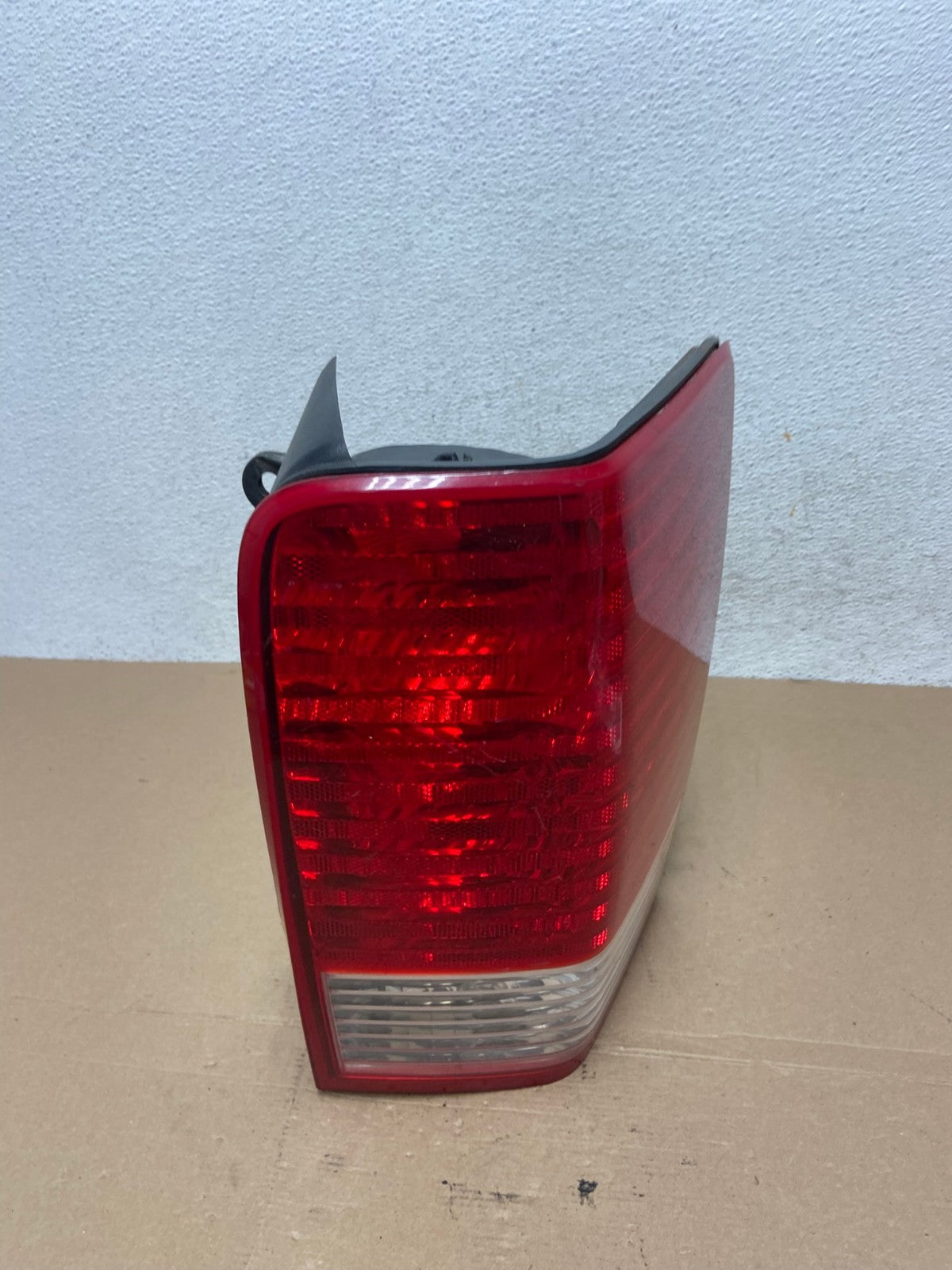 2007 2008 2009 Chrysler Aspen Tail Light Right Passenger Rh Side AF4390 LK2