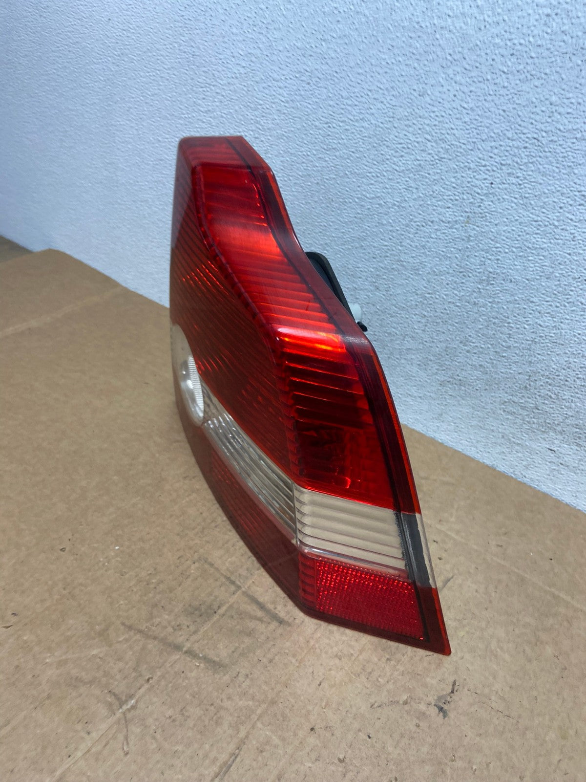 2004 to 2007 Volvo S40 Right Passenger RH Side Tail Light AD6217 LK1
