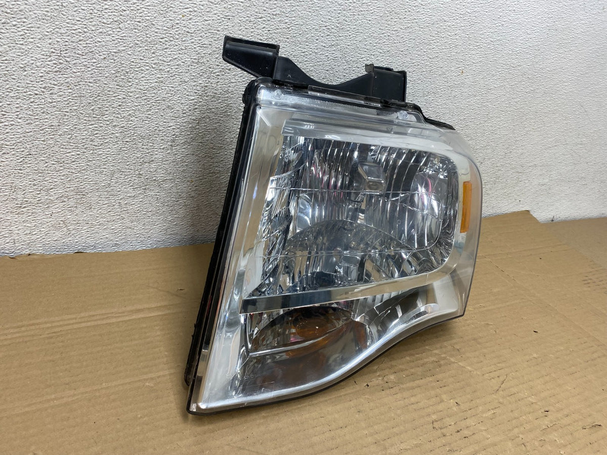 2007 - 2014 Ford Expedition Left Driver LH Side Headlight Halogen AG8925 DW1