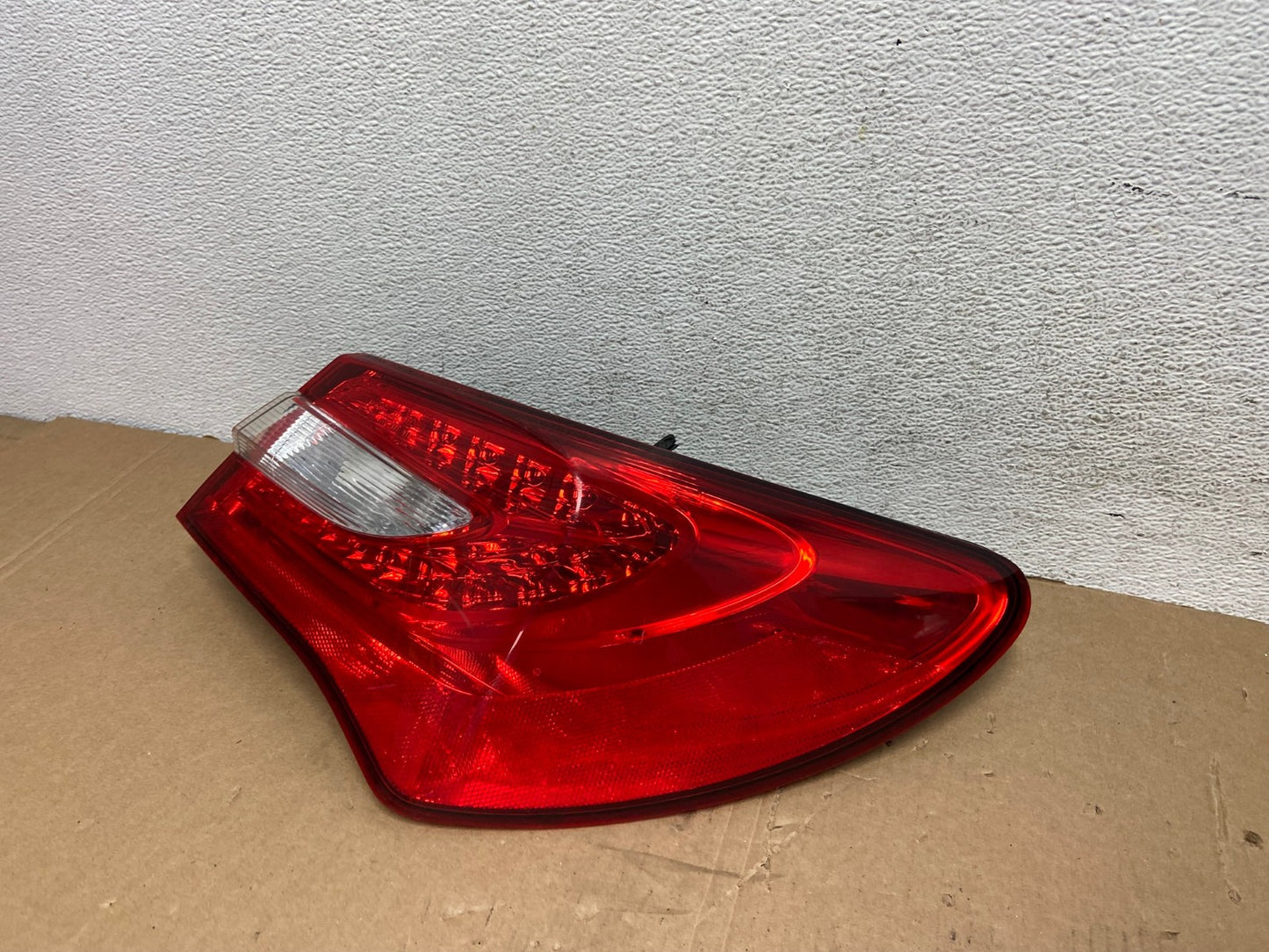 2011-2014 Chrysler 200 Sedan Right Passenger Side RH Tail Light AD7910 LK1