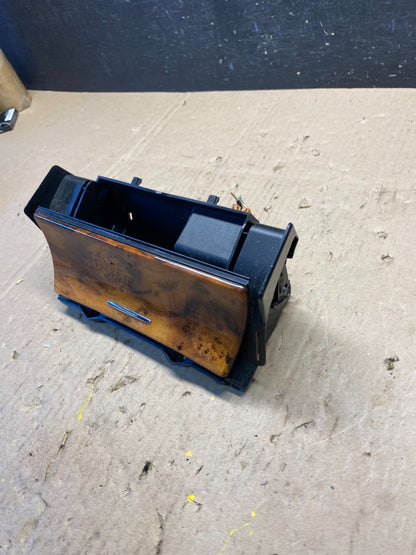 2004 to 2009 Jaguar XJ8 Front Center Console Ash Tray r8855 DG2
