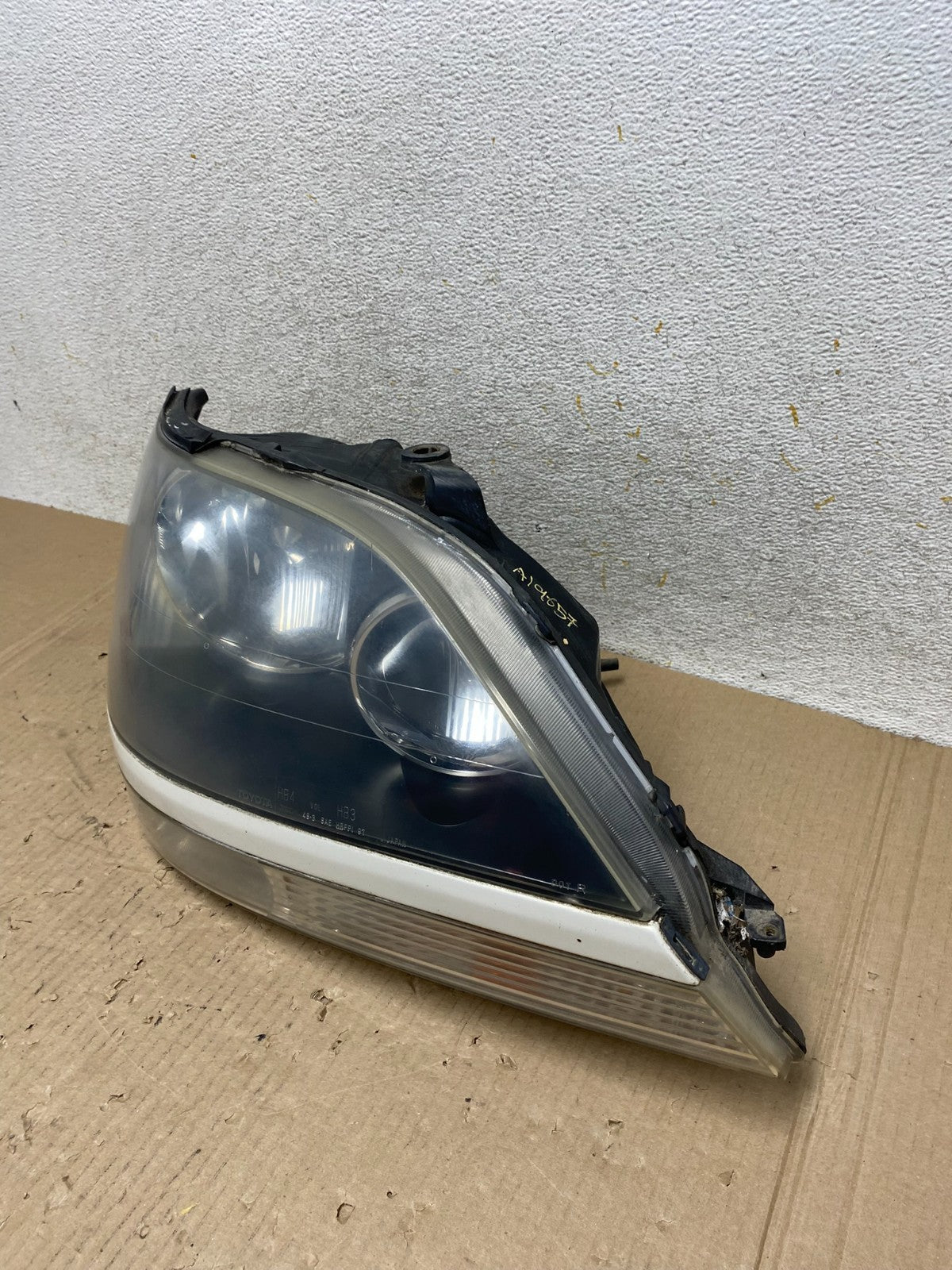 1999 to 2003 Lexus RX300 Right Passenger Headlight Halogen AI9657 LK1