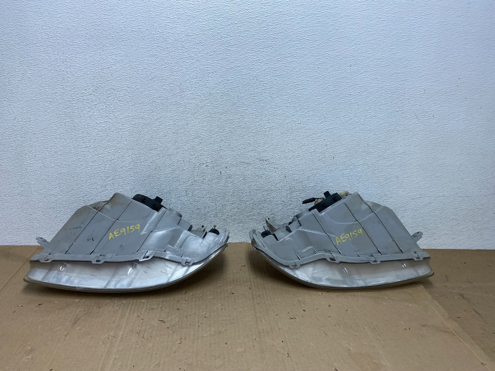 2004 - 2006 Chevrolet Aveo Hatchback Left+Right Headlights Halogen AE9159 DW7
