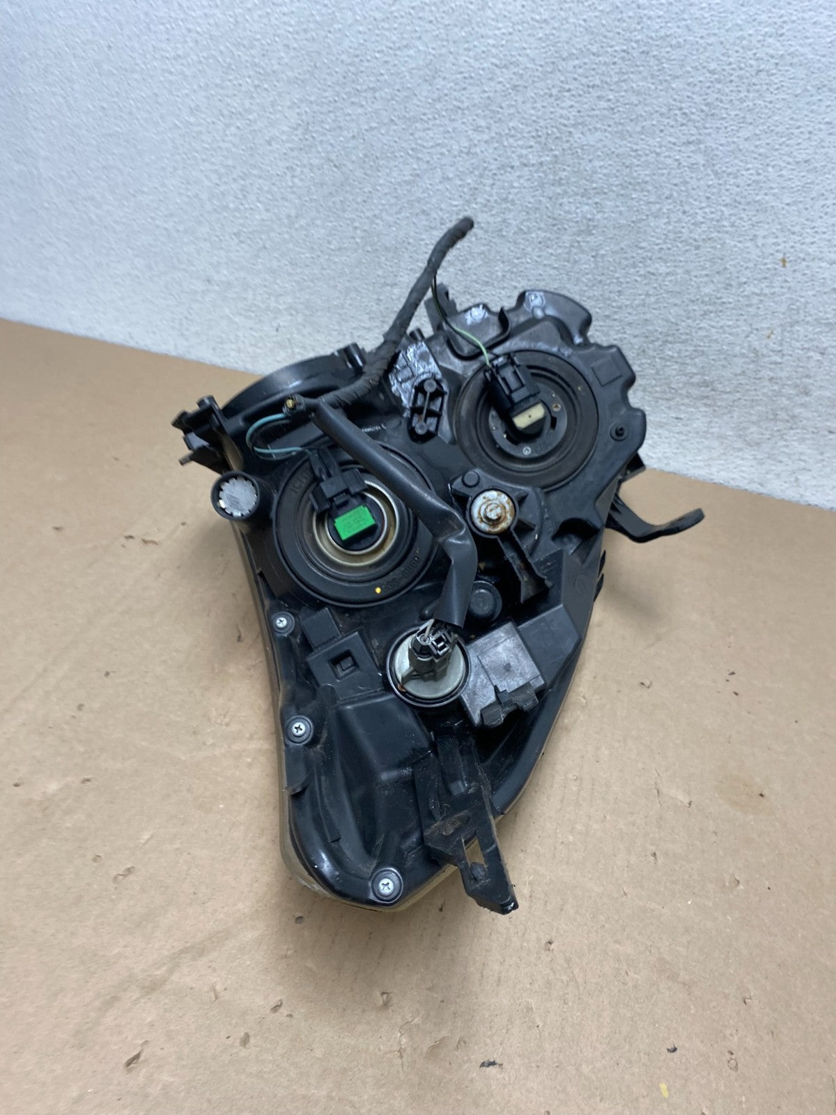 2009-2013 Nissan Rogue Right Passenger Halogen Headlight AG6694 DW7