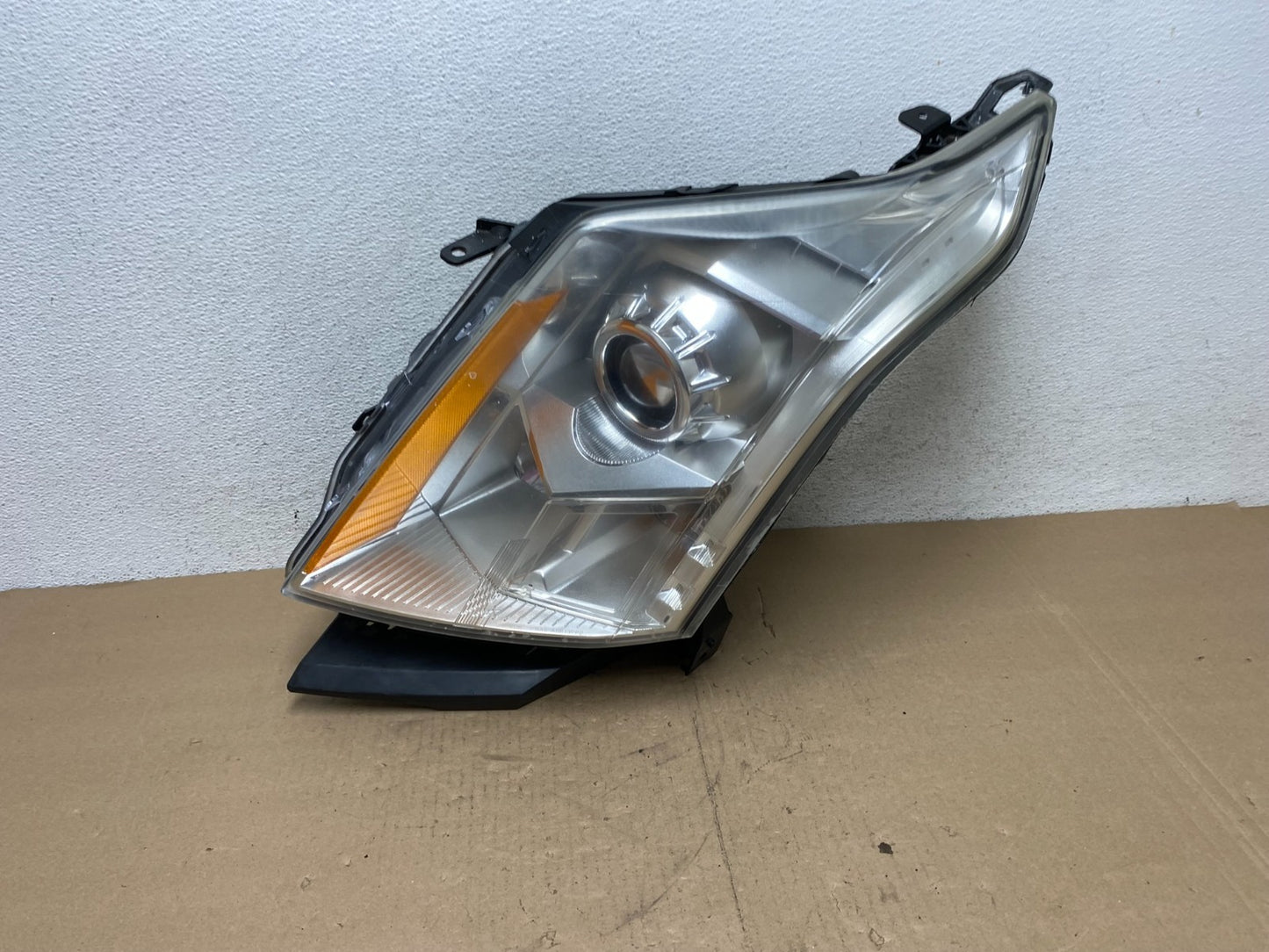 Halogen 2010 to 2016 Cadillac SRX Left Driver LH Side Headlight AG4651 DW0