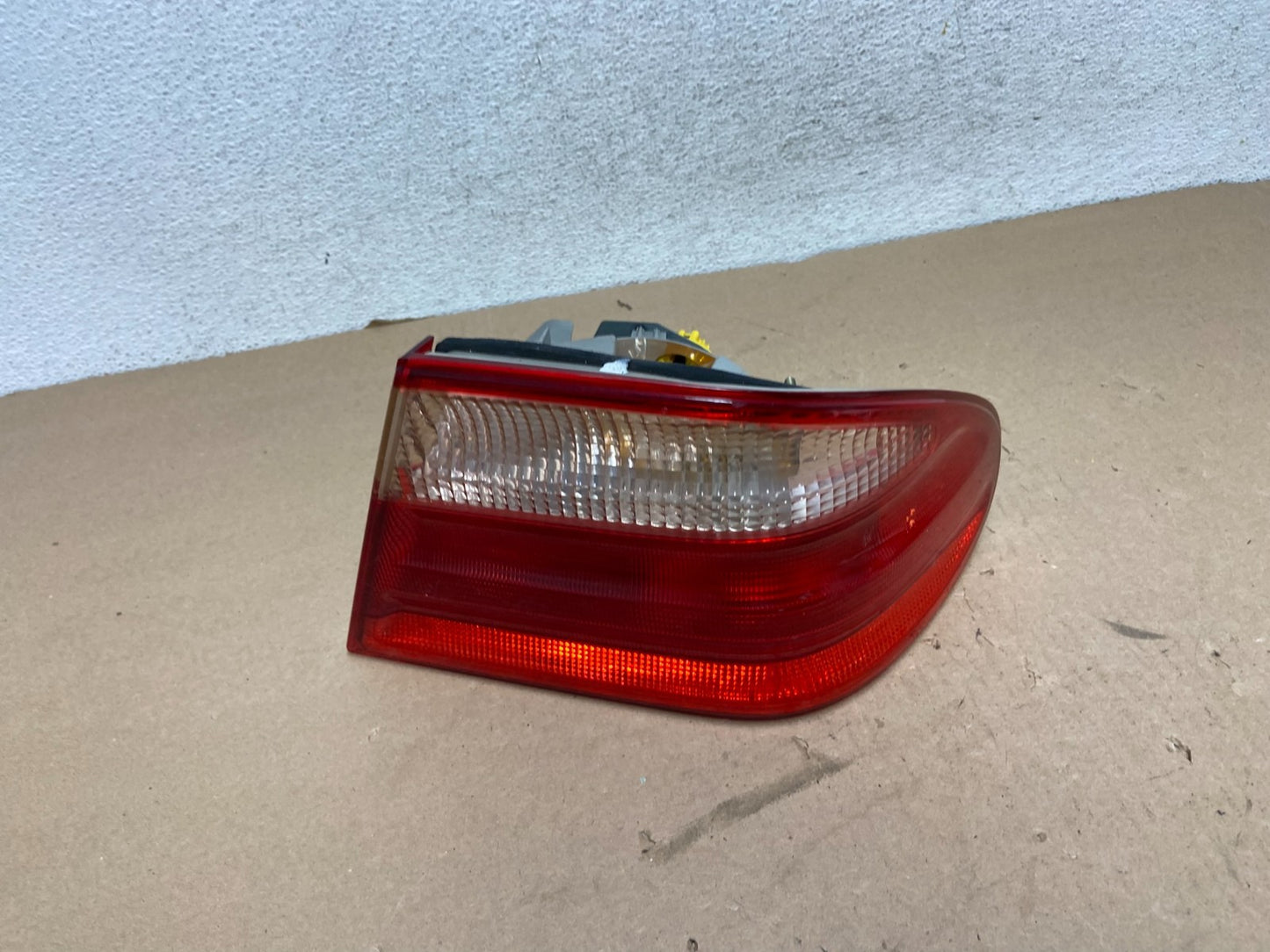 2000-2002 Mercedes-Benz E-CLASS E430 Right Passenger Side Tail Light AG34120