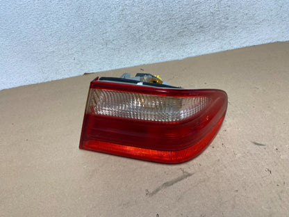2000-2002 Mercedes-Benz E-CLASS E430 Right Passenger Side Tail Light AG34120